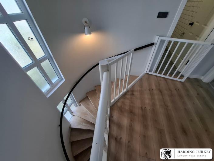 Image No.30-3 Bed Semi-Detached for sale