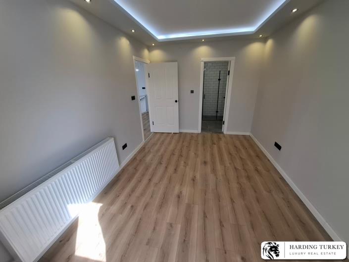 Image No.32-3 Bed Semi-Detached for sale