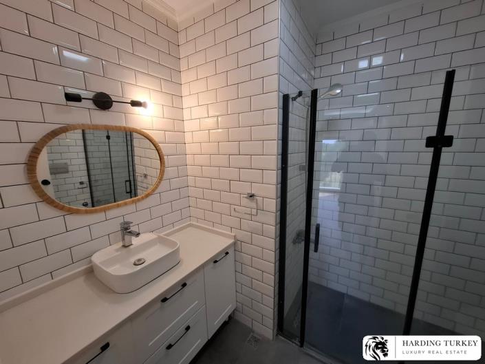 Image No.33-3 Bed Semi-Detached for sale