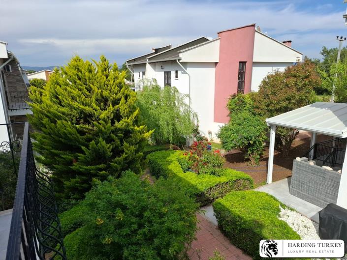 Image No.42-3 Bed Semi-Detached for sale