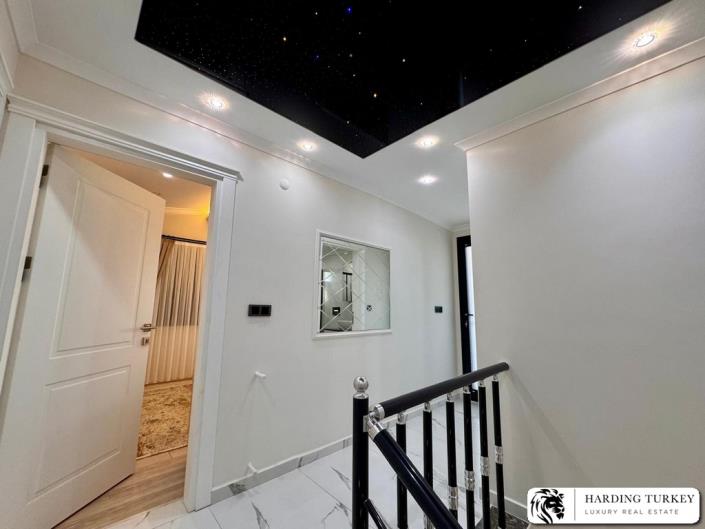 Image No.6-Villa / Détaché de 5 chambres à vendre à Altinkum