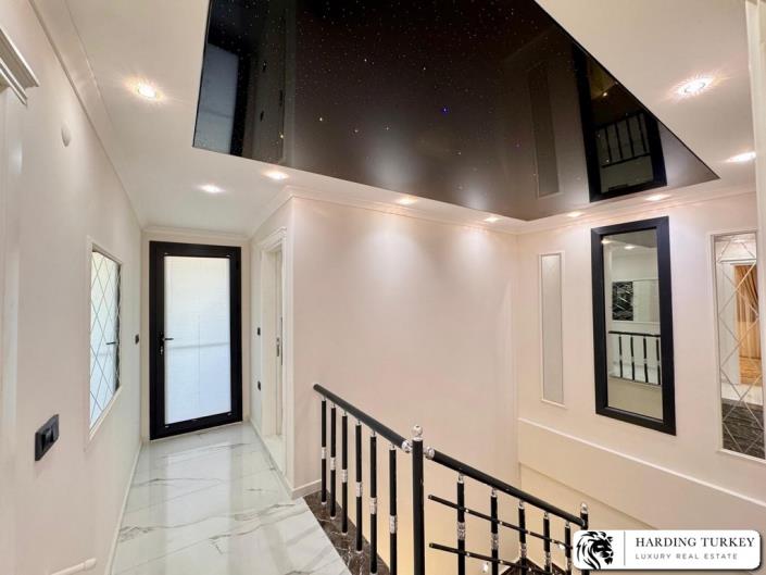 Image No.9-Villa / Détaché de 5 chambres à vendre à Altinkum