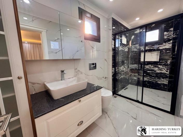 Image No.19-Villa / Détaché de 5 chambres à vendre à Altinkum