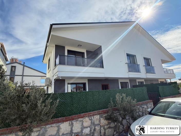 Image No.1-Jumelé de 4 chambres à vendre à Altinkum