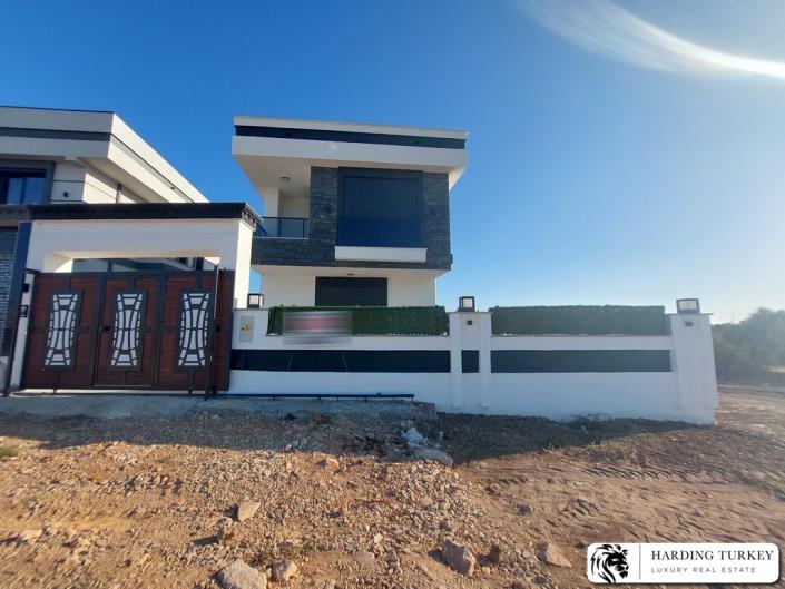 Image No.2-4 Bed Villa / Detached for sale