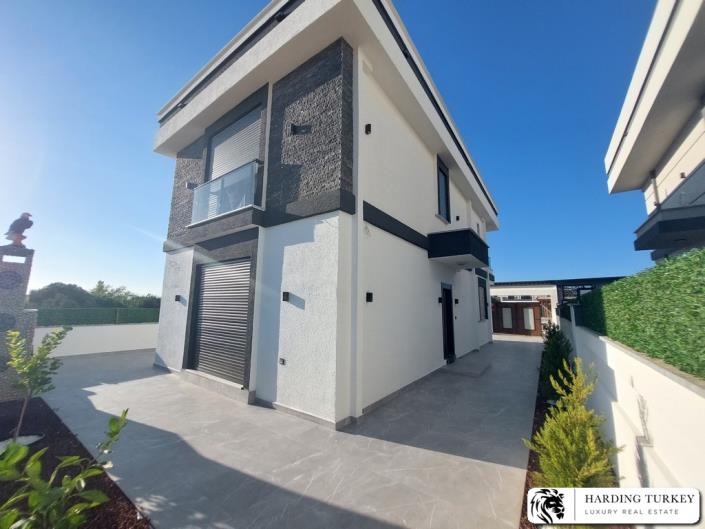 Image No.10-4 Bed Villa / Detached for sale