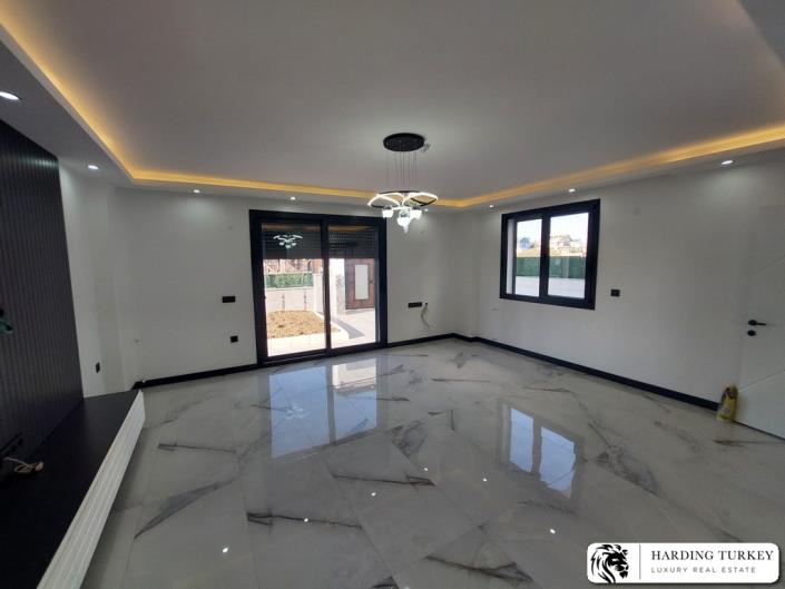 Image No.12-4 Bed Villa / Detached for sale