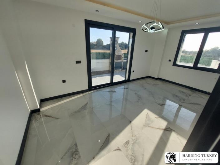 Image No.20-4 Bed Villa / Detached for sale