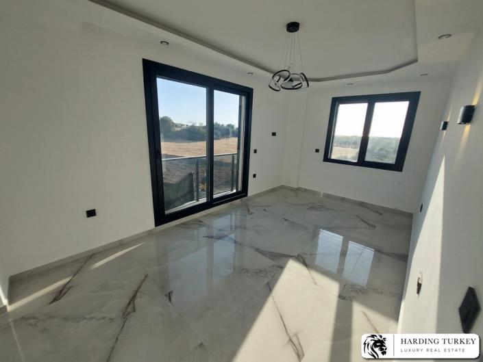 Image No.29-4 Bed Villa / Detached for sale