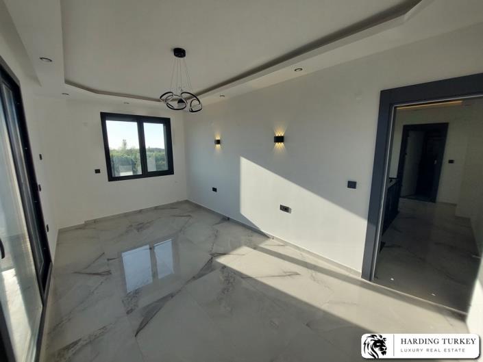 Image No.30-4 Bed Villa / Detached for sale