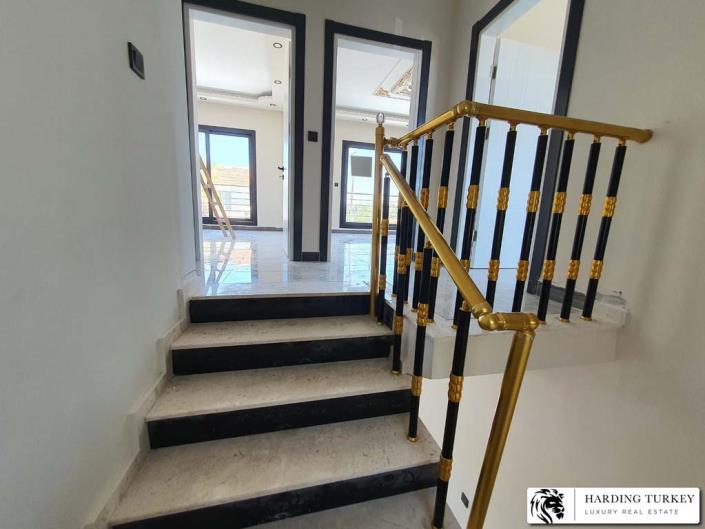 Image No.14-3 Bed Villa / Detached for sale