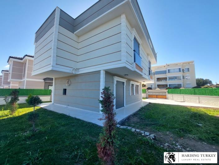 Image No.1-4 Bed Villa / Detached for sale