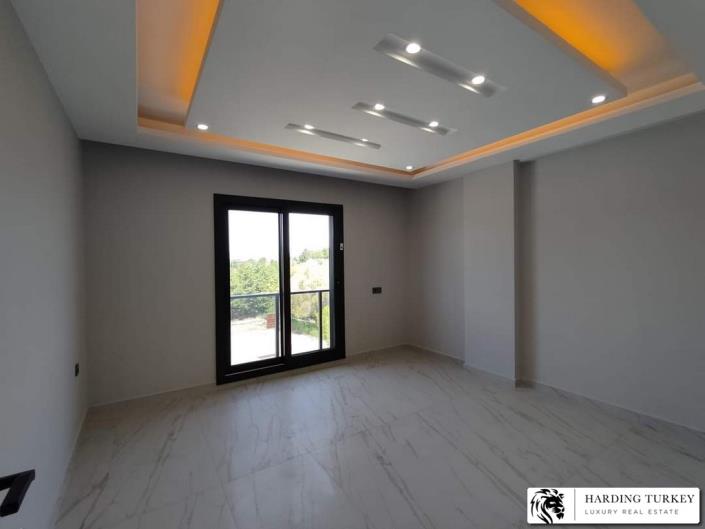 Image No.12-4 Bed Villa / Detached for sale