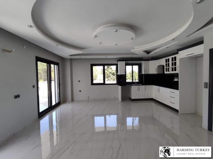 Image No.25-4 Bed Villa / Detached for sale