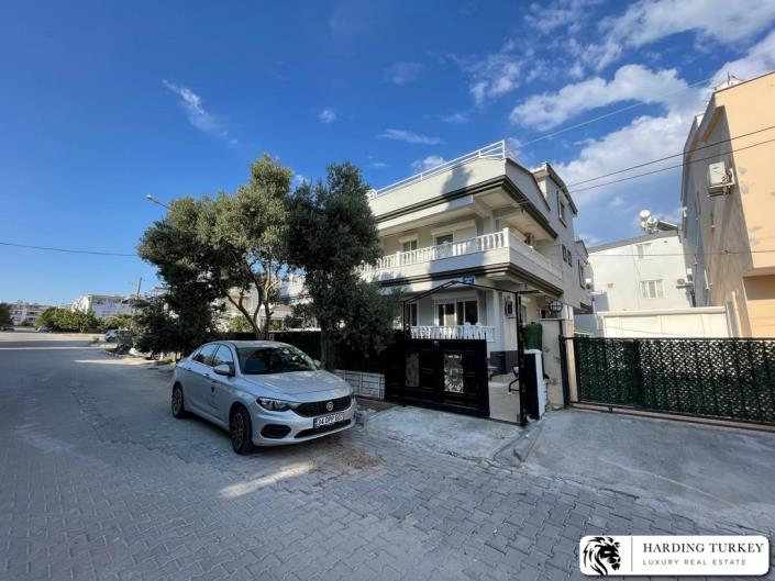 Image No.3-4 Bed Semi-Detached for sale