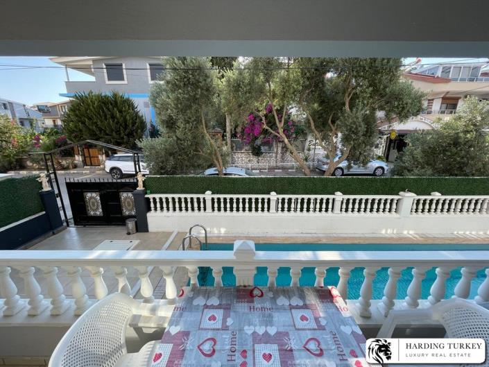 Image No.18-4 Bed Semi-Detached for sale