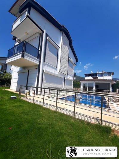 Image No.24-4 Bed Villa / Detached for sale