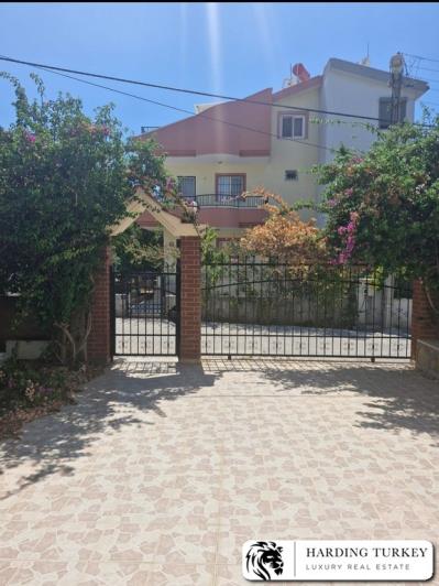 Image No.11-4 Bed Villa / Detached for sale