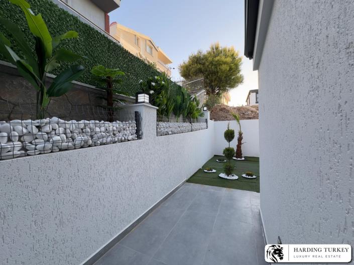 Image No.8-4 Bed Semi-Detached for sale