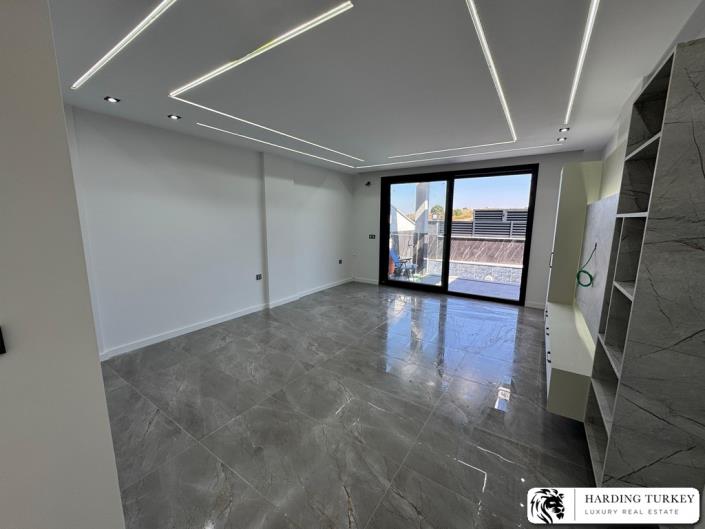 Image No.10-4 Bed Semi-Detached for sale