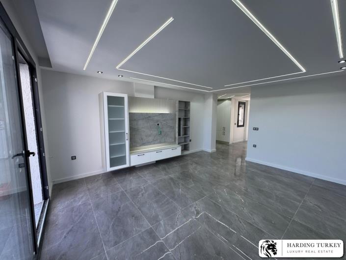 Image No.14-4 Bed Semi-Detached for sale