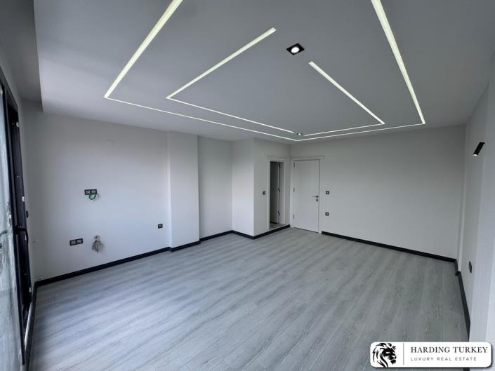 Image No.18-4 Bed Semi-Detached for sale