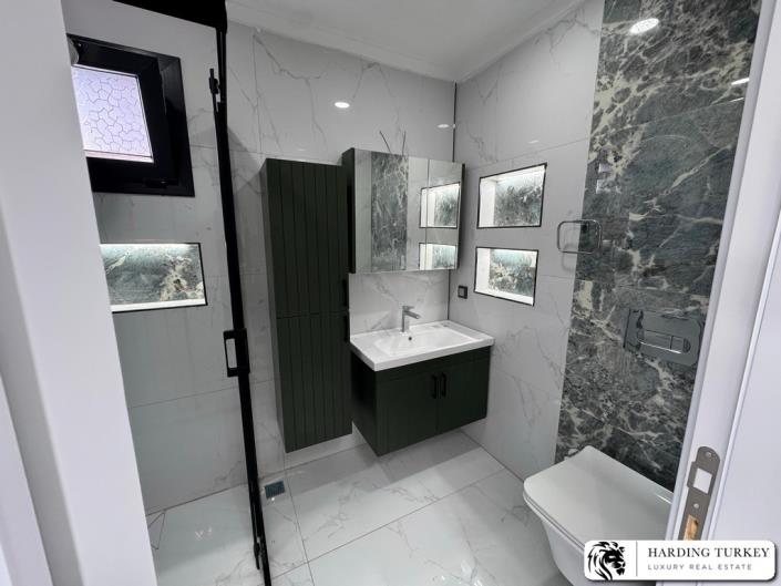 Image No.19-4 Bed Semi-Detached for sale