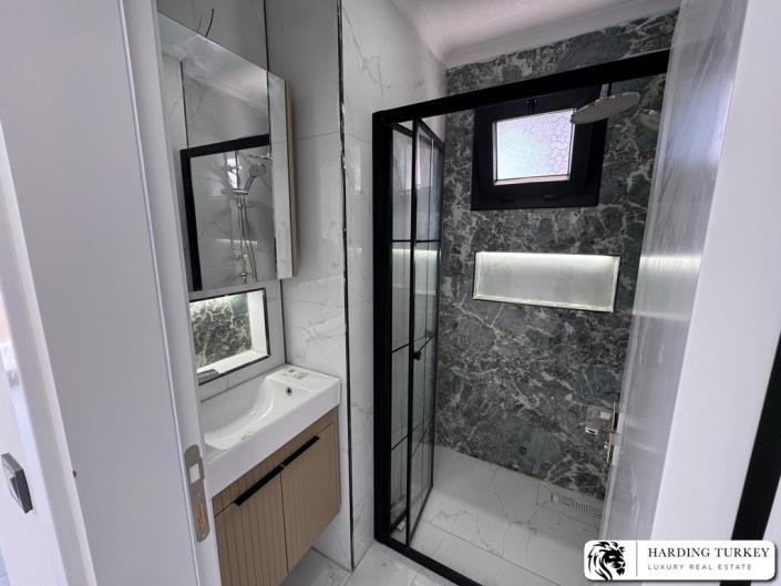 Image No.20-4 Bed Semi-Detached for sale