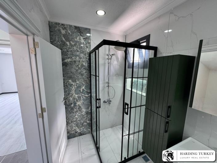 Image No.22-4 Bed Semi-Detached for sale