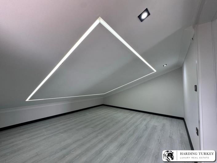 Image No.24-4 Bed Semi-Detached for sale