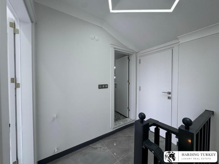 Image No.26-4 Bed Semi-Detached for sale