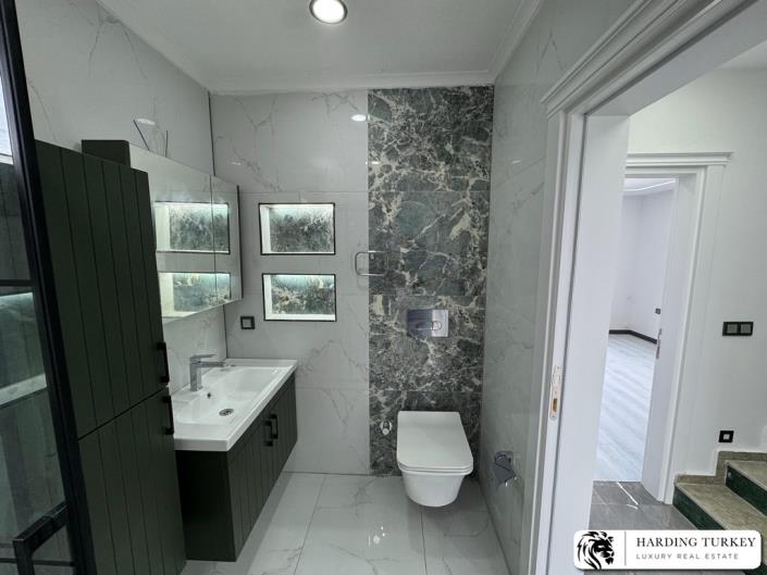 Image No.27-4 Bed Semi-Detached for sale