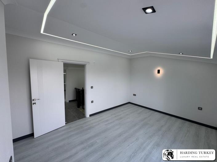 Image No.31-4 Bed Semi-Detached for sale