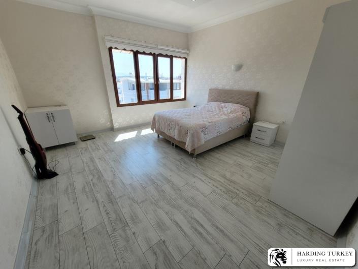 Image No.28-4 Bed Duplex for sale