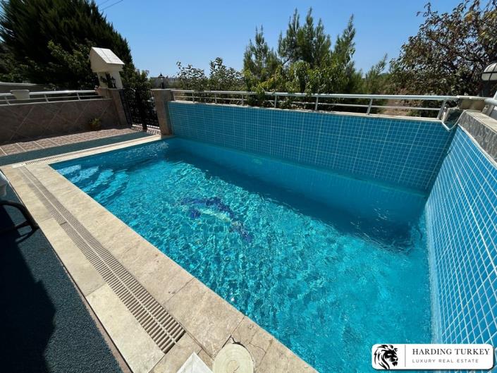 Image No.3-4 Bed Semi-Detached for sale