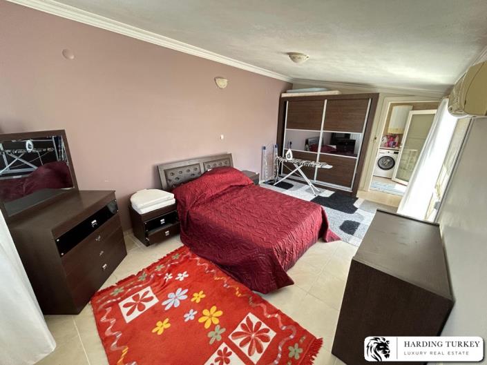 Image No.14-4 Bed Semi-Detached for sale