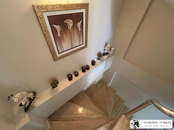 Image No.26-4 Bed Semi-Detached for sale