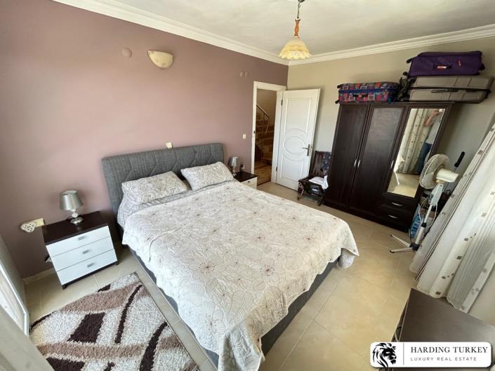Image No.28-4 Bed Semi-Detached for sale
