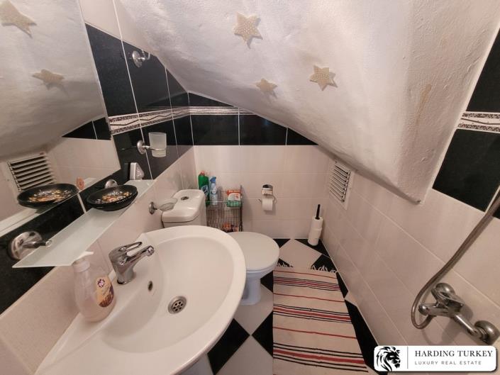 Image No.10-3 Bed Duplex for sale