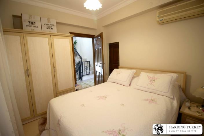 Image No.29-5 Bed Semi-Detached for sale