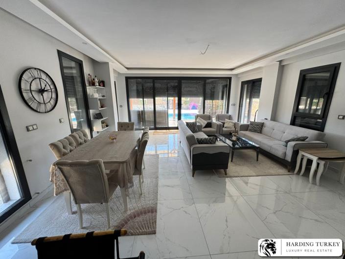 Image No.7-4 Bed Villa / Detached for sale