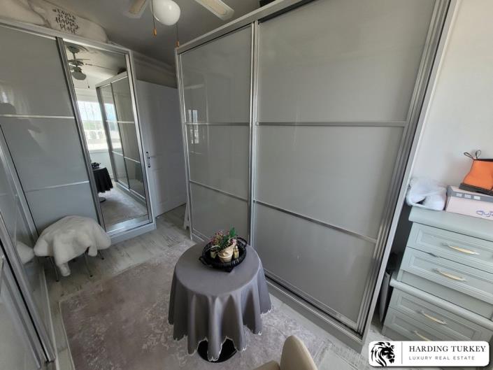 Image No.8-4 Bed Semi-Detached for sale