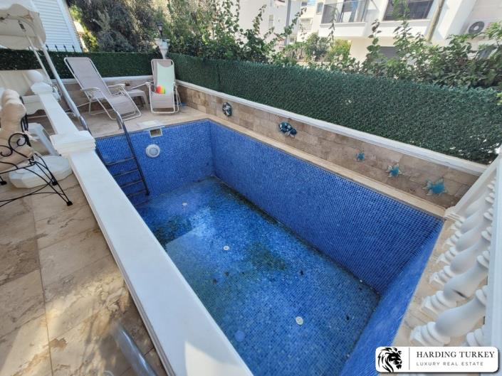 Image No.28-4 Bed Semi-Detached for sale