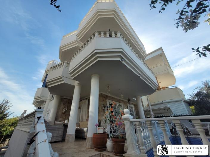 Image No.35-4 Bed Semi-Detached for sale