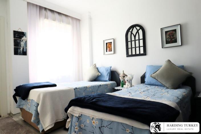 Image No.38-4 Bed Semi-Detached for sale