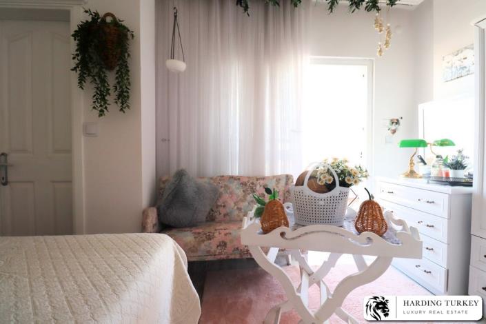 Image No.43-4 Bed Semi-Detached for sale