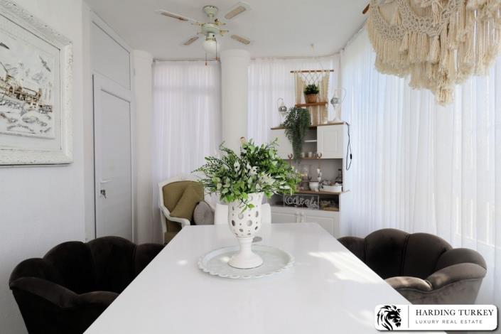 Image No.55-4 Bed Semi-Detached for sale