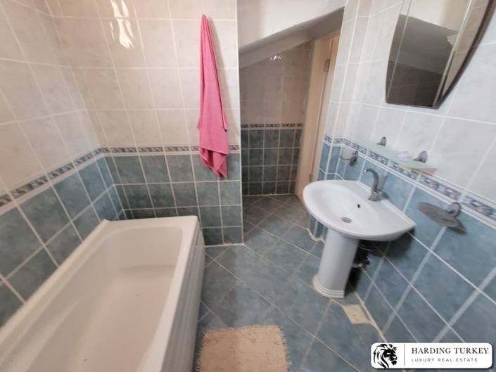 Image No.35-3 Bed Semi-Detached for sale