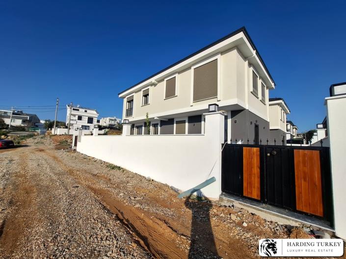 Image No.3-Jumelé de 3 chambres à vendre à Altinkum