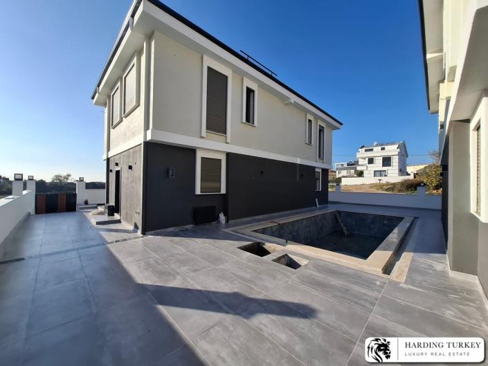 Image No.2-Jumelé de 3 chambres à vendre à Altinkum